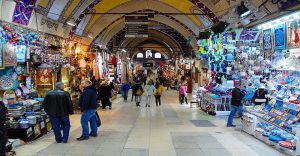 گشت و گذار در بازارهای تاریخی: جادهٔ طلایی خرید در تهران