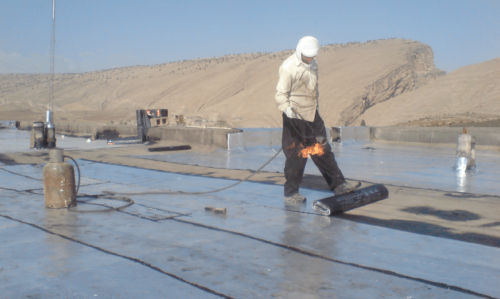 ایزوگام مناسب برای دیوار و پشت بام